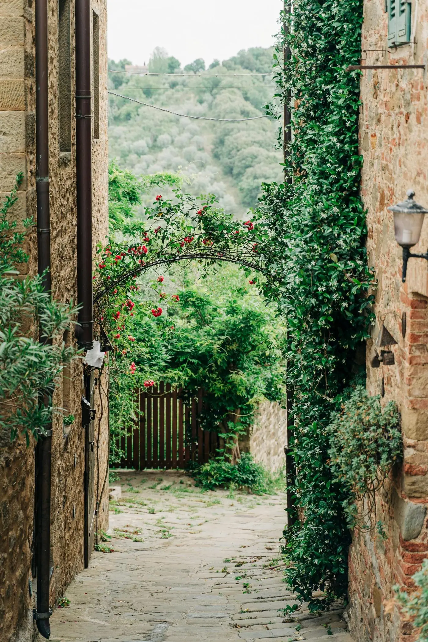 Gasse in der Toskana